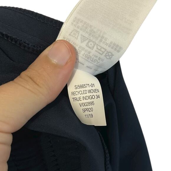 GapFit Recycled Runaround Joggers NWT Women's Sz M True Indigo Minimalist Sporty - Picture 8 of 8